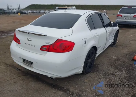 2013 Infiniti G37 Journey z USA, uszkodzony, nr VIN JN1CV6AP7DM718112